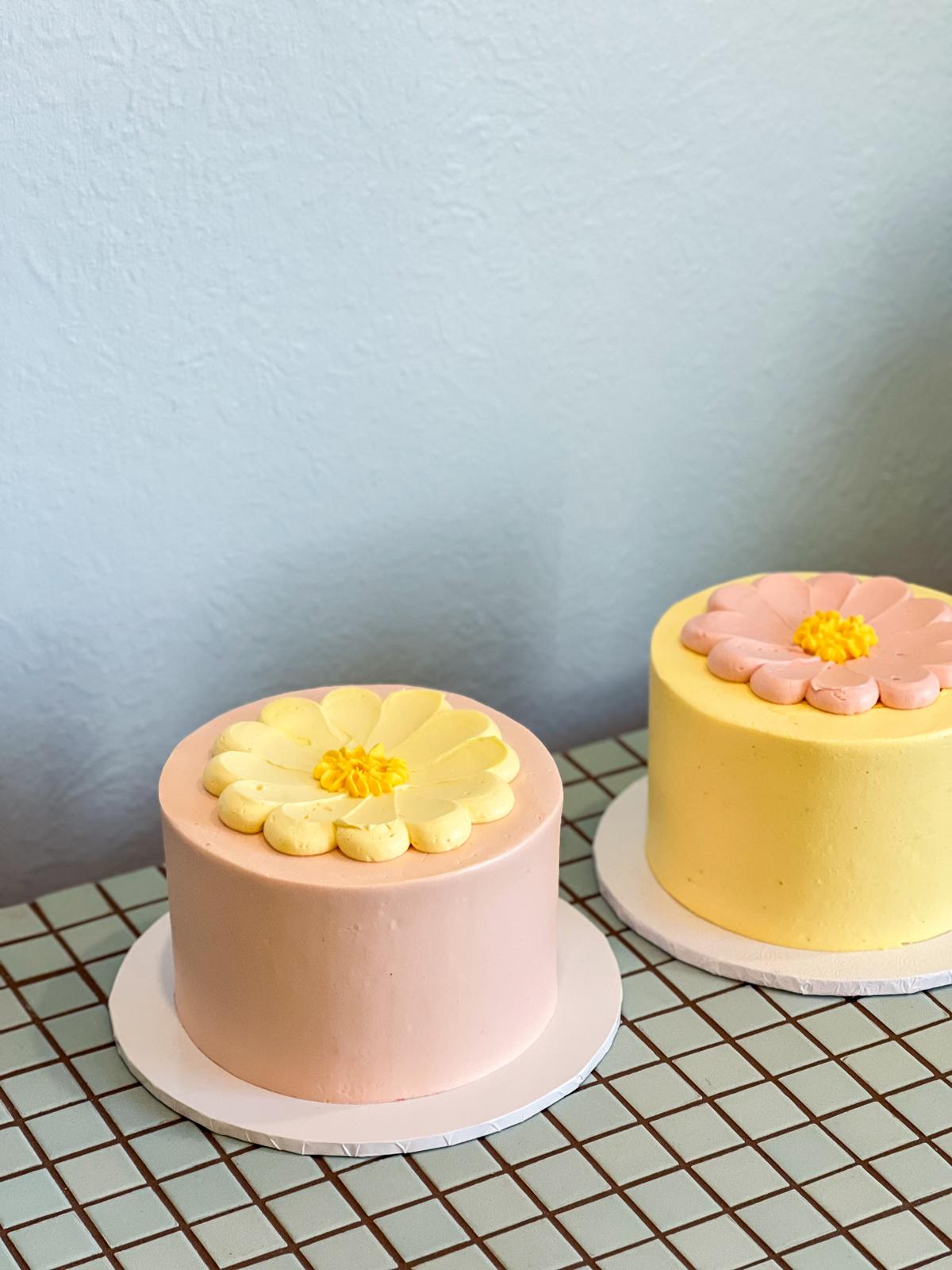 Hey Love Bouquet + Spongedrop Cake Combo